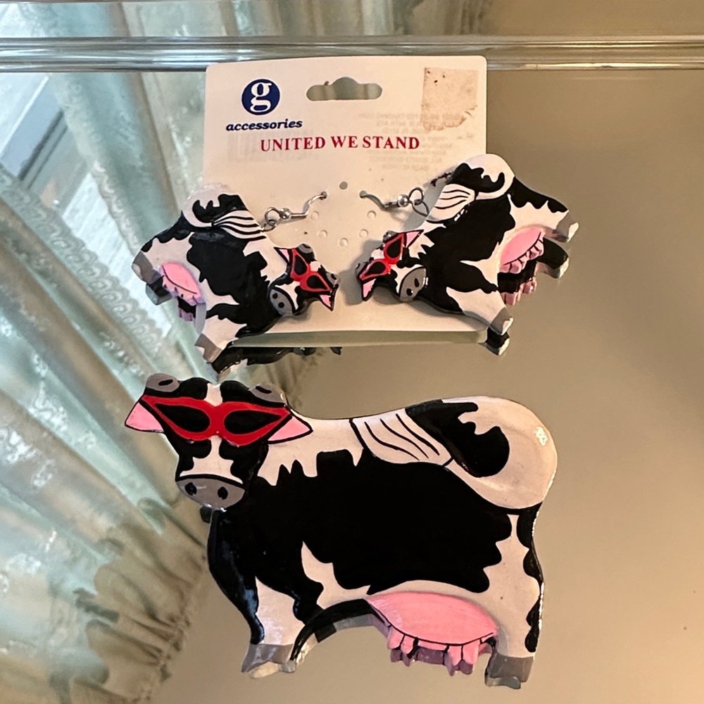 Set of Vintage painted wooden cows with red sunglasses‎ earrings & scarf slide